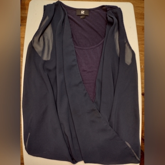 Clothes - Picture 2 of 5